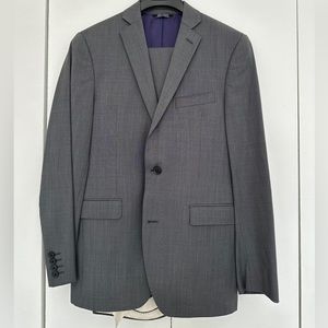 Saks Mens Suit lightly worn size 38R
